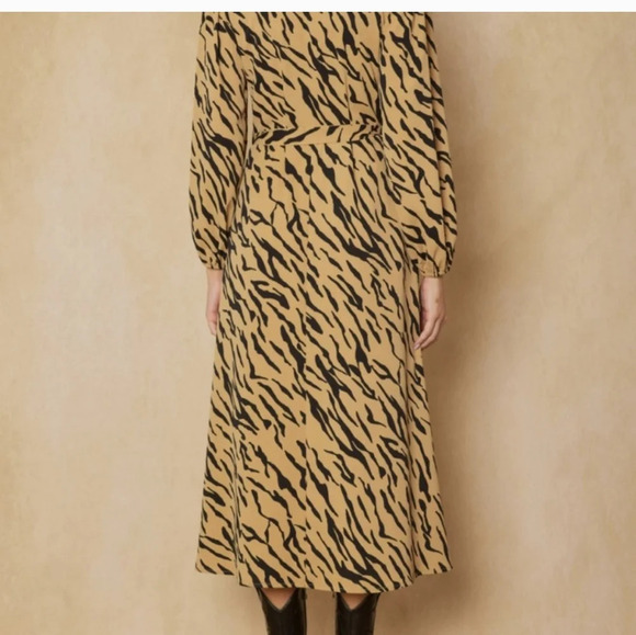 ENTRO Camel Animal Stripe ButtonDown Collared Midi Dress. Size small - Picture 8 of 16